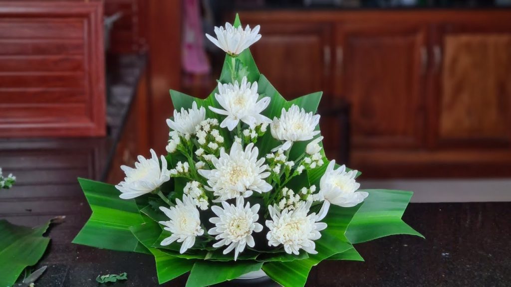 phong cách cắm hoa đối xứng